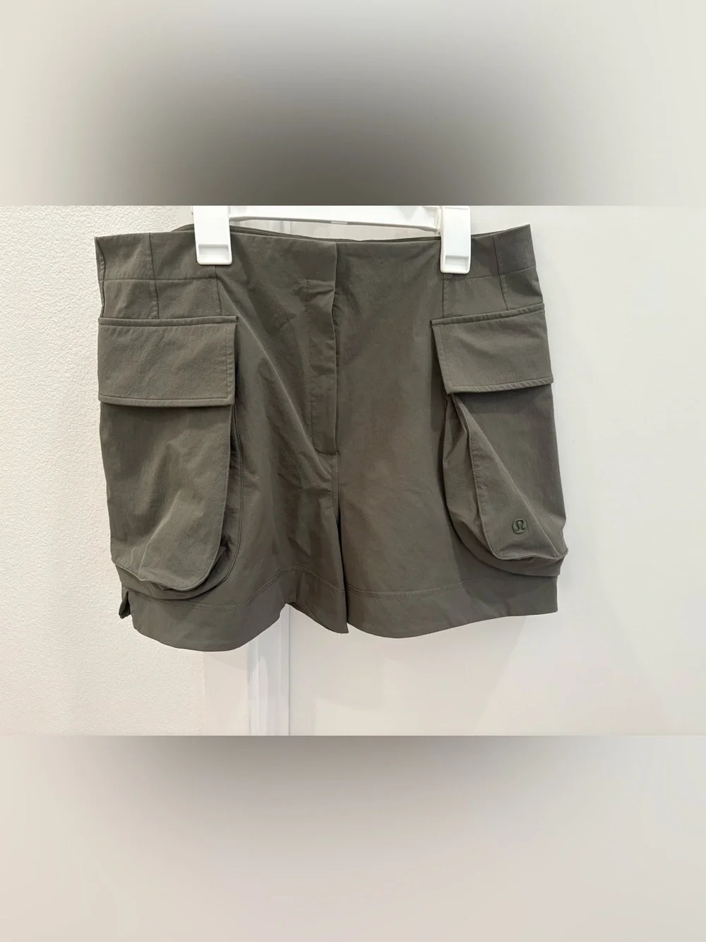 Lululemon Relaxed-Fit Super-High-Rise Cargo short